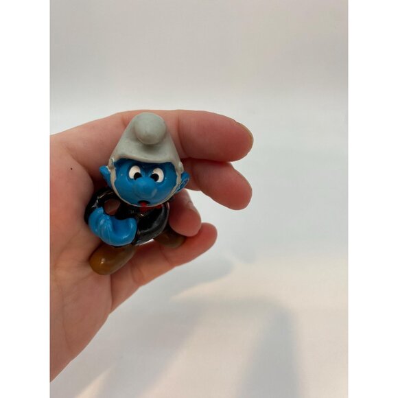 Vintage Peyo Smurf Fire Fighter PVC Figurine Toy - Picture 6 of 7